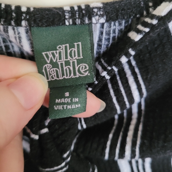 Wild Fable Black & White Striped Romper with Keyhole Size Small - Picture 7 of 7